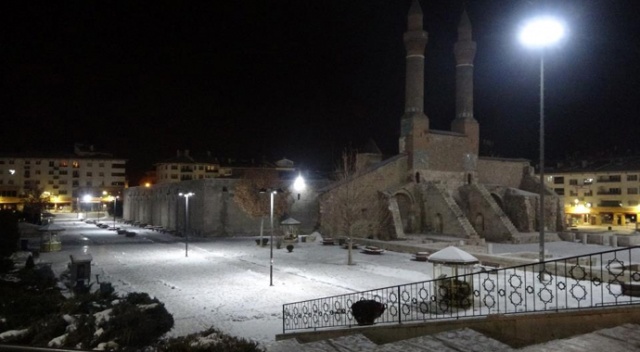 سيفاس التركية تسجل 12 درجة تحت الصفر!