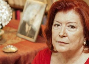 العثور على عالمة تركية بارزة “متوفاة” بمنزلها