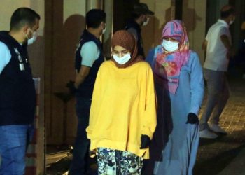 جدران الخوف تنهار! ضحيتان للتفتيش العاري ترفعان دعوى بالمحكمة الدستورية