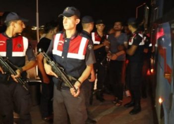 مطرب كردي يطالب بالإفراج عن طالبات تجاوزن مدة الحجز القانوني