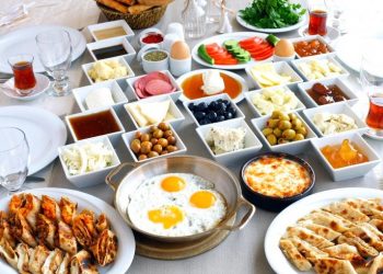 فَنُّ إعداد مائدة ناجحة وجذابة على الطريقة التركية