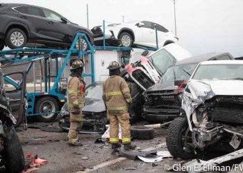 عشرات الضحايا والإصابات إثر اصطدام نحو 100 سيارة بولاية تكساس الأمريكية