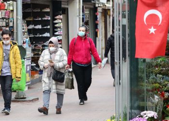 تركيا تسجل 113 وفاة و7909 إصابات جديدة بكورونا
