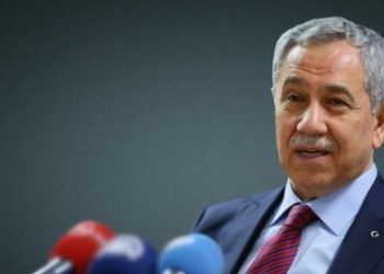 مستشار أردوغان الأسبق: مجاهدو الأمس أصبحوا متعهدي اليوم!