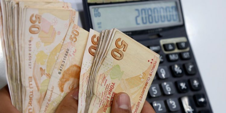 ارتفاع التضخم في تركيا ورسوم العبور من الجسور والطرق الأعلى زيادة