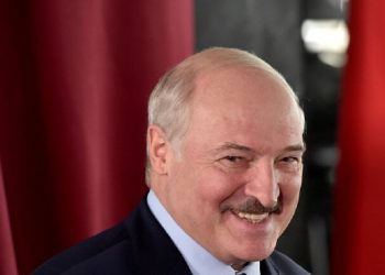 لوكاشينكو يدعو للعودة إلى الهواتف التي تعمل بالأزرار