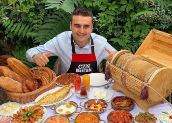 بالفيديو.. الشيف التركي بوراك يطير في سماء دبي