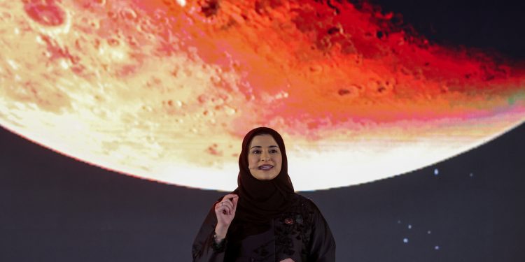 وزيرة إماراتية تغرد باللغة التركية: نتمنى لكم النجاح