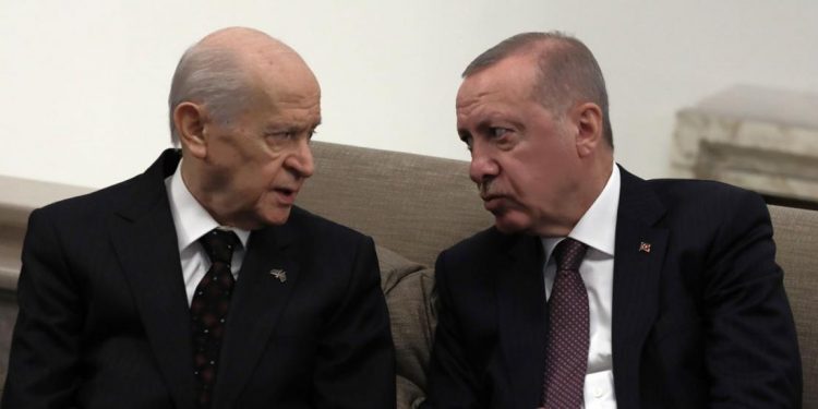 هل يغلق أردوغان الحزب الكردي ويرفع الحصانة عن نواب الشعب الجمهوري؟