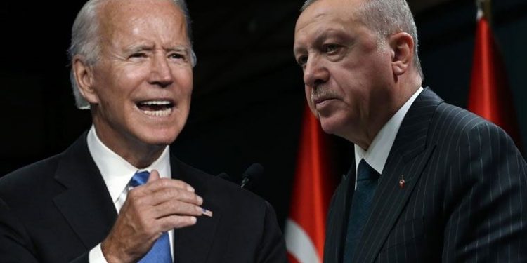 التايمز: جهود أردوغان لكسب ودّ بايدن فشلت