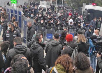 تركيا.. الشرطة تعتدي على طلاب جامعة البسفور وتعتقل العشرات