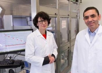 مطور لقاح كورونا يكشف موعد انتهاء الوباء