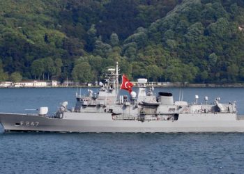 مقاتلات يونانية تتحرش بسفينة تركية