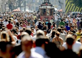 كم يبلغ عدد سكان تركيا في 2021؟