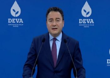 باباجان: الحكومة بحاجة مستمرة إلى أعداء لتعليق فشلها عليهم