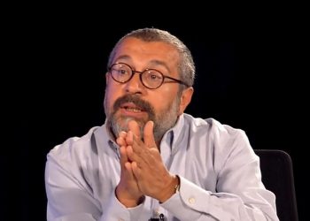 كاتب: أردوغان يتذرع بالحزب الكردي لتنفيذ “سياسة عنيفة”