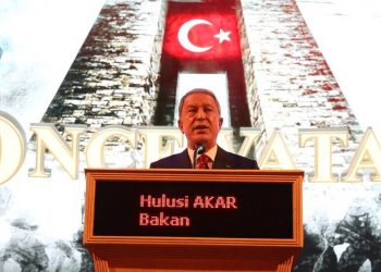 وزير الدفاع التركي يوجه رسالة جديدة إلى مصر