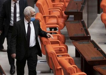 تركيا.. إسقاط عضوية البرلماني المعارض عمر جرجرلي أوغلو