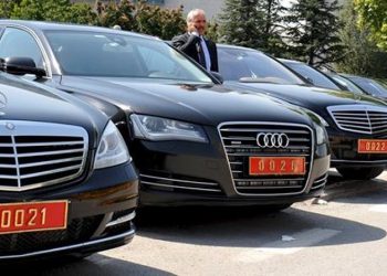 البرلمان التركي يرصد 35 مليون ليرة لإيجار سيارات فاخرة