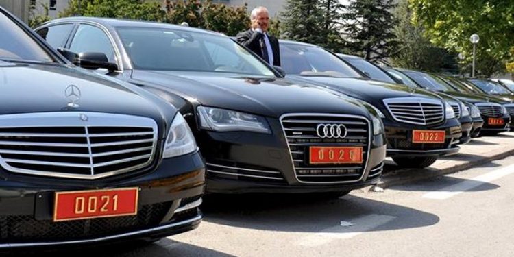 البرلمان التركي يرصد 35 مليون ليرة لإيجار سيارات فاخرة