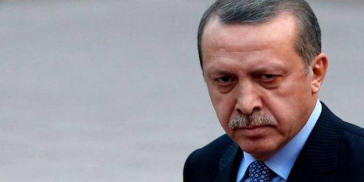 الأتراك يعصون أردوغان بخصوص مدخراتهم