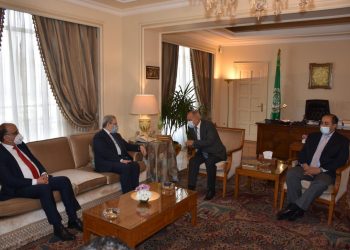 أبو الغيط يبحث مع وزير خارجية تونس دعم العملية السياسية في ليبيا