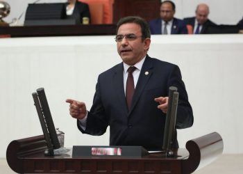 برلماني: أردوغان يتسول مثل الطفل