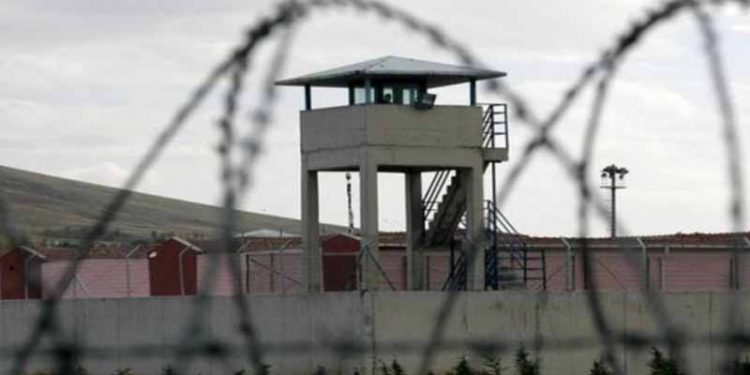 وفاة مسن تركي بالسرطان في المعتقل