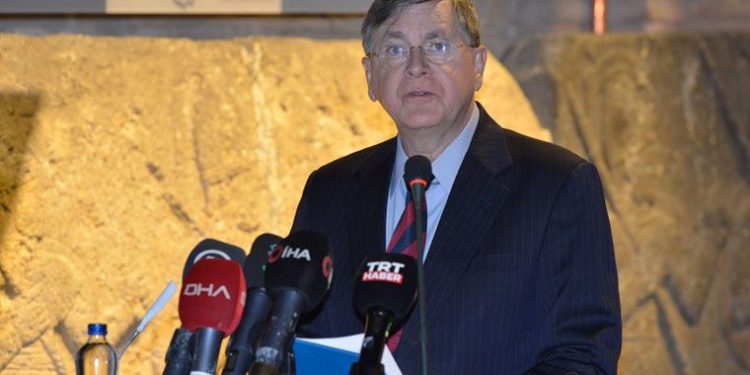 السفير الأمريكي في أنقرة: على تركيا التخلي عن الصورايخ الروسية