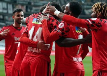 تركيا.. فريق بشكتاش يصعد إلى النهائي