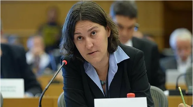 كاتي بيري تدين رفع الحصانة عن جرجرلي أوغلو