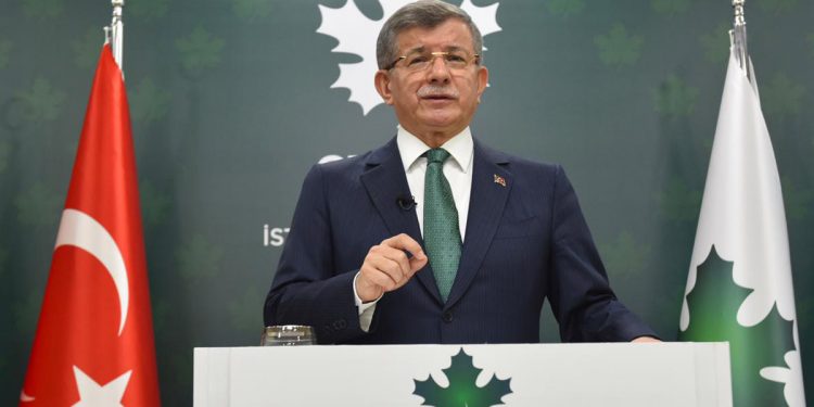 داوود أوغلو: قد تعقد انتخابات مبكرة هذا العام