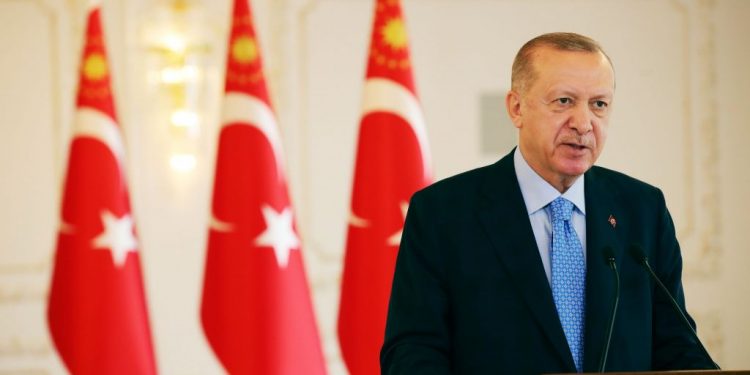 تركيا تدعو فرنسا لوقف الترويج للإسلاموفوبيا عبر أجهزة الدولة