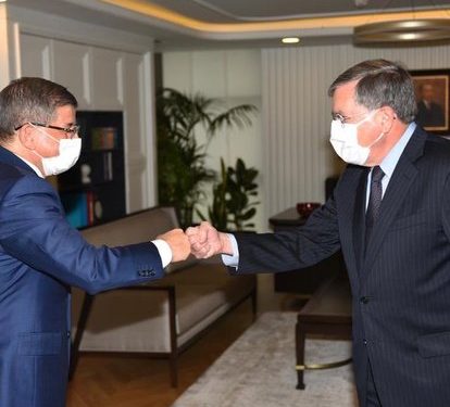 السفير الأمريكي يزور داود أوغلو