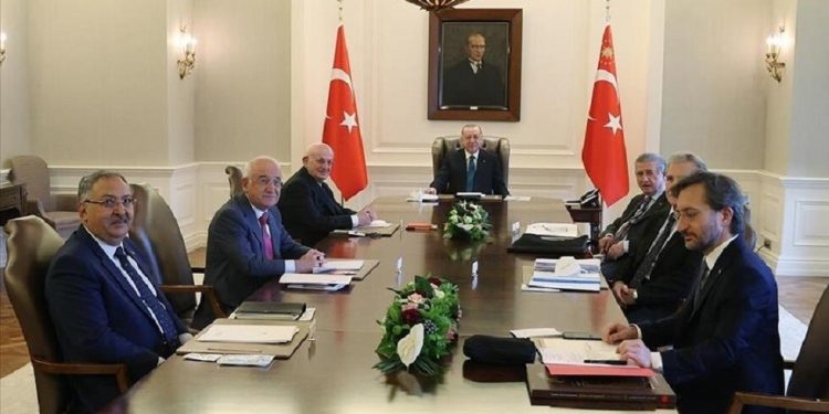 المجلس الاستشاري الأعلى في تركيا يبحث ملفي الدستور و “إبادة الأرمن”