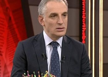 كاتب: أزمات أردوغان المفتعلة مقلقة له أيضًا