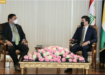 بارزاني: لا بد من حل أزمة الأكراد داخل سوريا