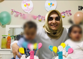 تركيا.. والدة تروي مأساة اعتقال ابنتها من بين أطفالها الثلاثة