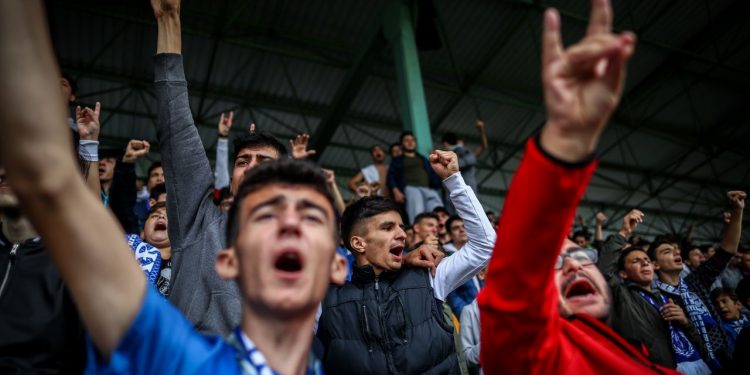 هجوم على زعيم “الذئاب الرمادية” السابق بعد انتقاده بهجلي