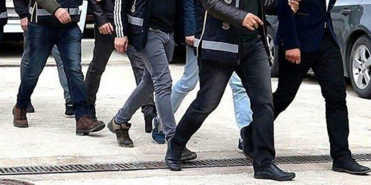 تركيا.. قرارات اعتقال بحق 47 طالبًا عسكريًا مفصولين تعسفيًا