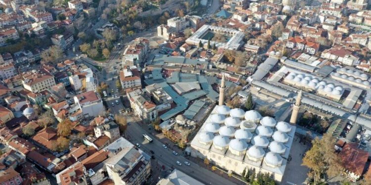 أردوغان ينزع ملكية البازار التاريخي في بورصا