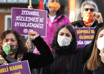 مقتل أكثر من 25 امرأة بعد انسحاب تركيا من اتفاقية إسطنبول
