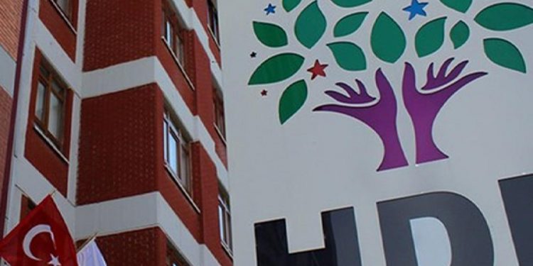 محامون: 108 من أعضاء الحزب الكردي يحاكمون بأدلة غير واقعية