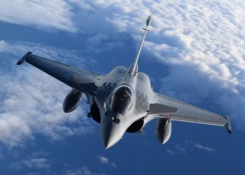 الدفاع المصرية تعلن شراء 30 مقاتلة رافال من فرنسا