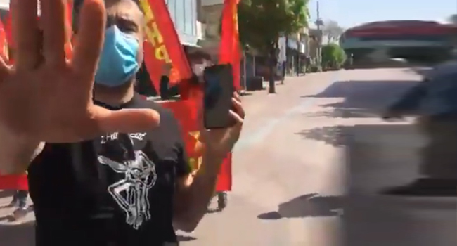 تركيا.. الشرطة كادت تحطم هاتف صحفية بعد حظر تصوير الفعاليات