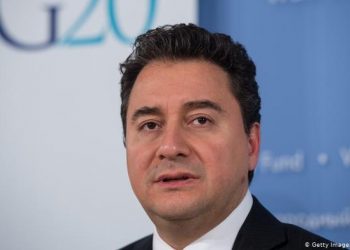 أبواق أردوغان الإعلامية تعلن علي باباجان خائنًا!