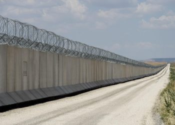 تركيا تنتهي من الجدار العازل على حدودها مع سوريا