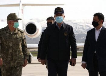 العراق يحتج على زيارة وزير الدفاع التركي لكردستان