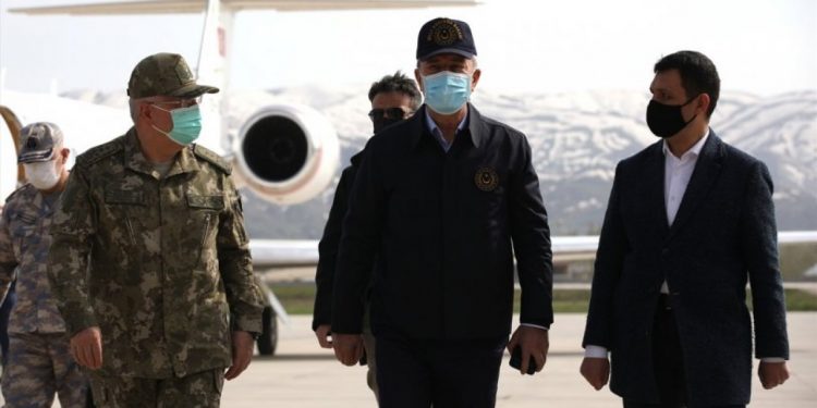 العراق يحتج على زيارة وزير الدفاع التركي لكردستان