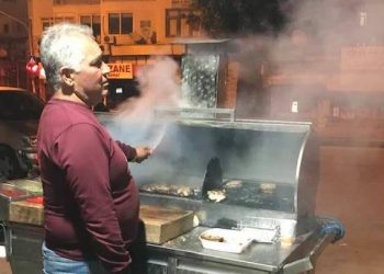 تركيا.. انتحار بائع أمام منزله